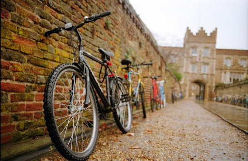 Di chuyển bằng xe đạp trong Cambridge