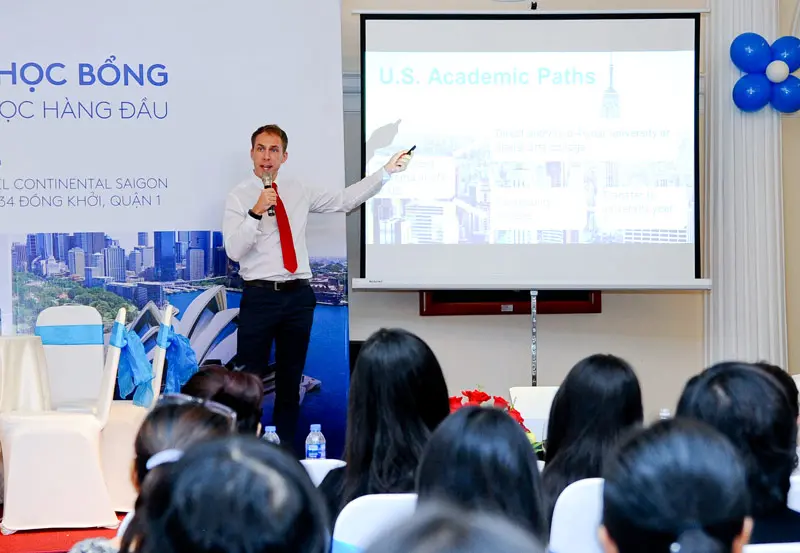 Jonas Lind, Giám đốc bộ phận Tư vấn Du học và Tuyển sinh, YOLA