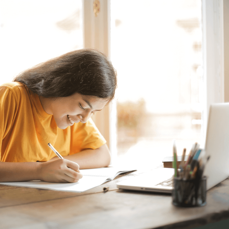 Người dùng cần linh hoạt và thực hành liên tục khi luyện IELTS Writing trên web Write & Improve