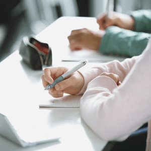 Một outline chuẩn chiến lược sẽ giúp nâng điểm IELTS Writing Task 2 Advantages and Disadvantages Economic Development