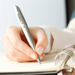 Thường xuyên luyện tập và sưu tầm để linh hoạt các cấu trúc đúng cách viết Argumentative Essay Task 2 Structure chuẩn IELTS