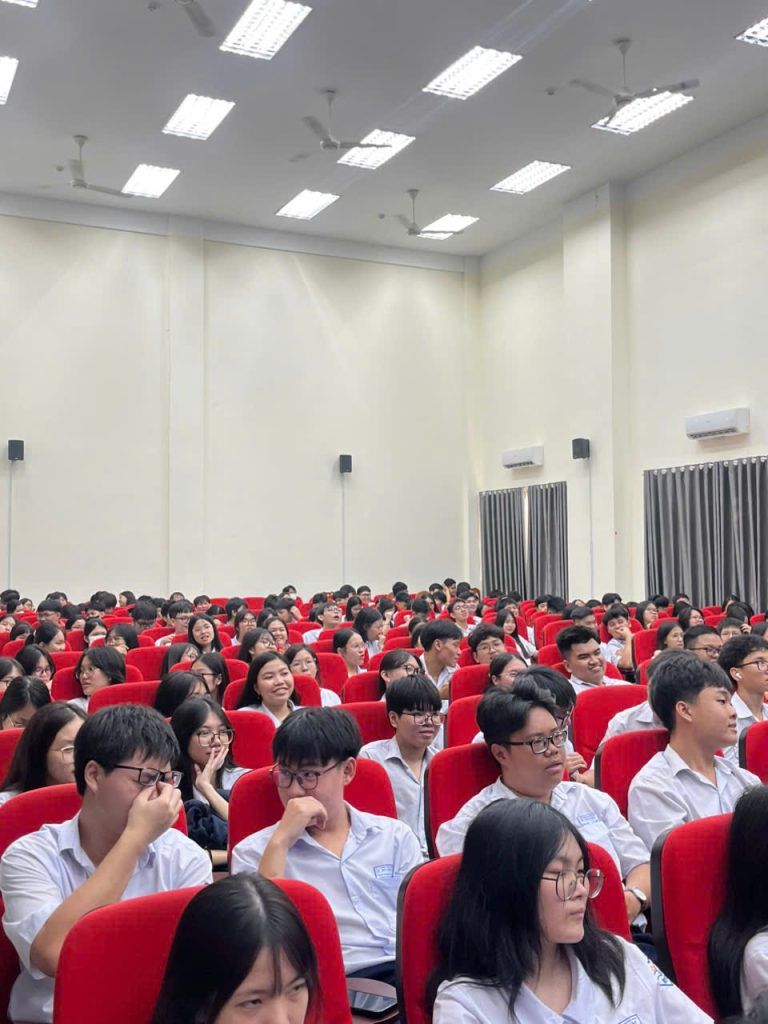 thi-thu-ielts-tai-idp-cung-yola